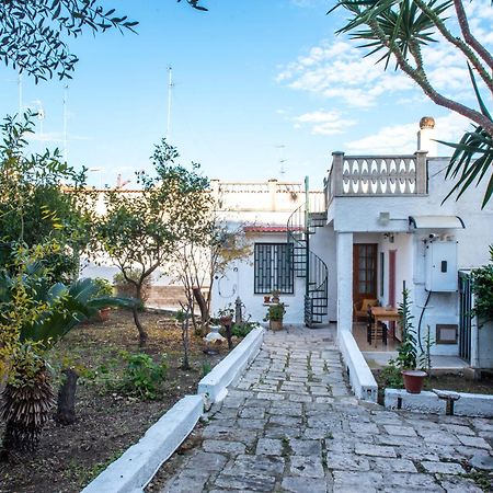 Villa Tonia'S Mansion à Bari Extérieur photo