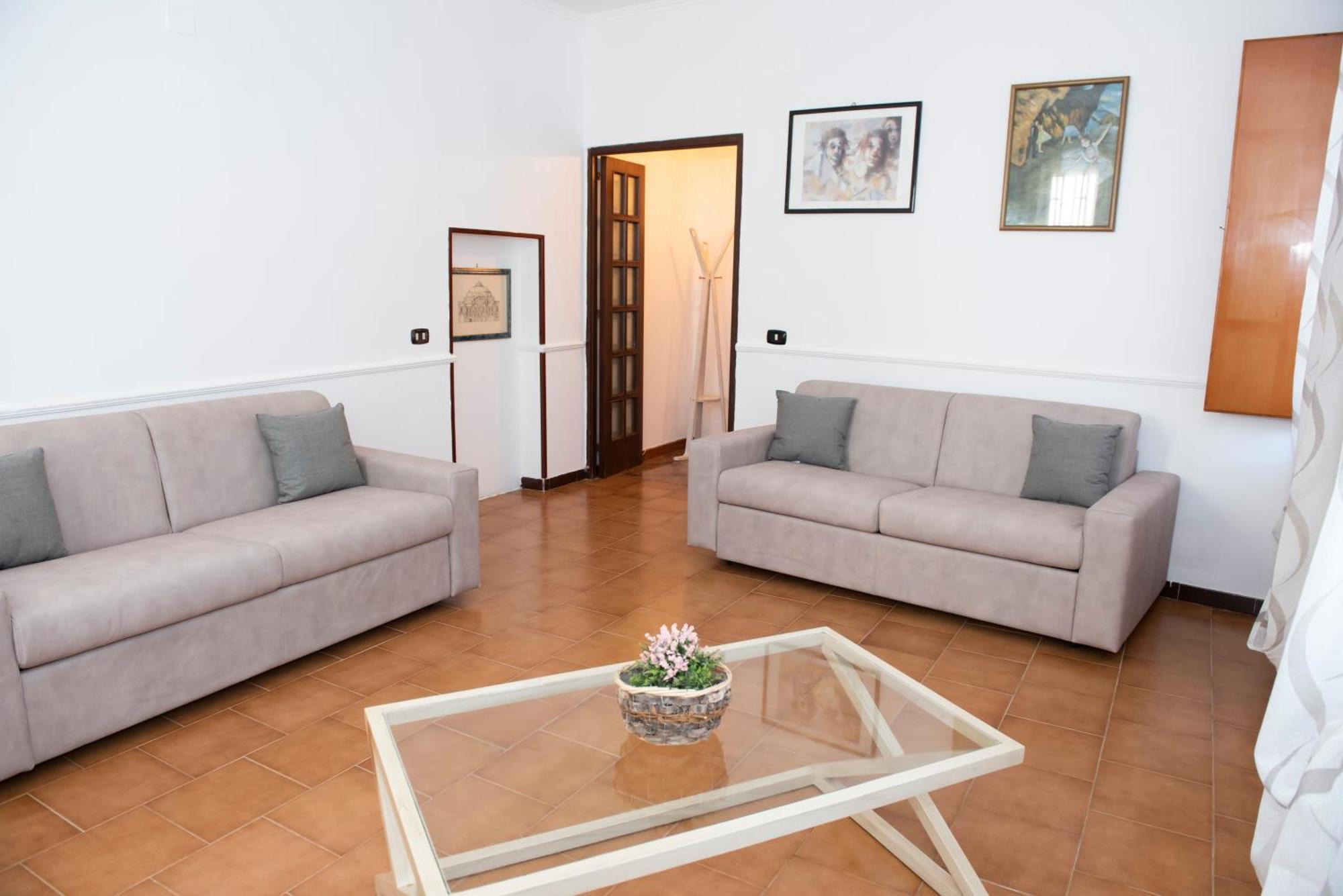 Villa Tonia'S Mansion à Bari Extérieur photo