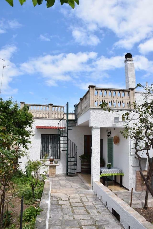 Villa Tonia'S Mansion à Bari Extérieur photo