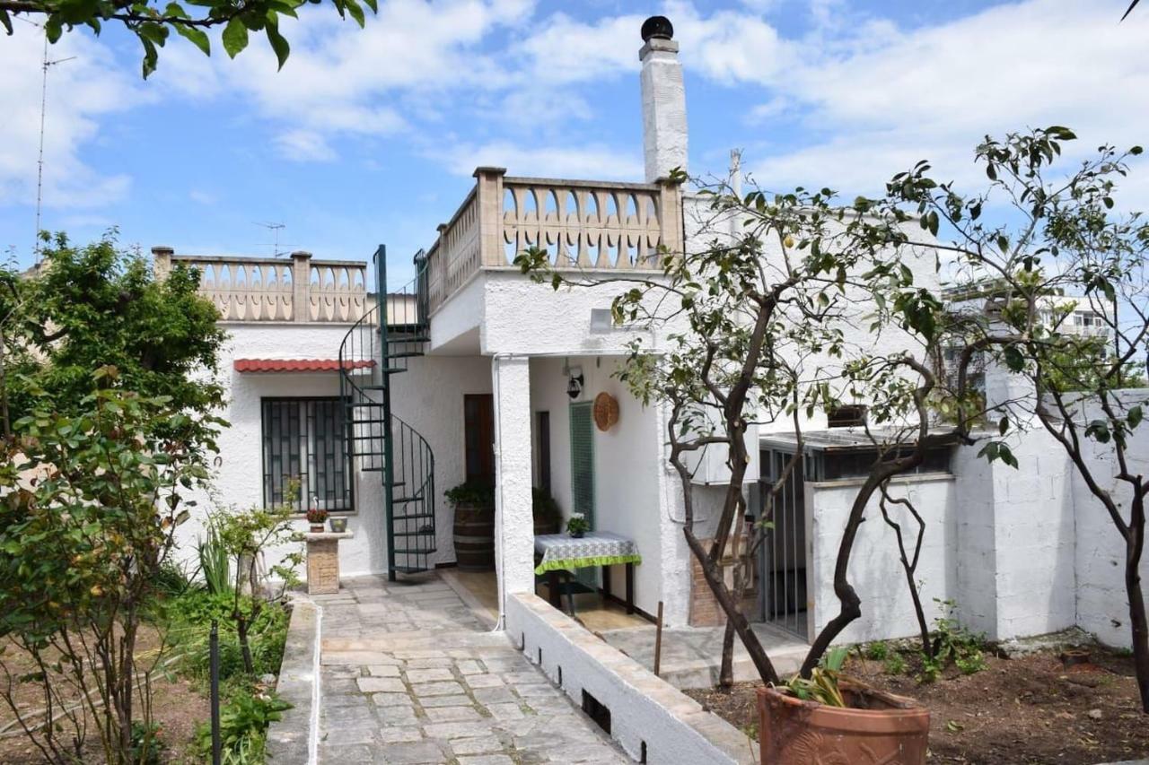 Villa Tonia'S Mansion à Bari Extérieur photo