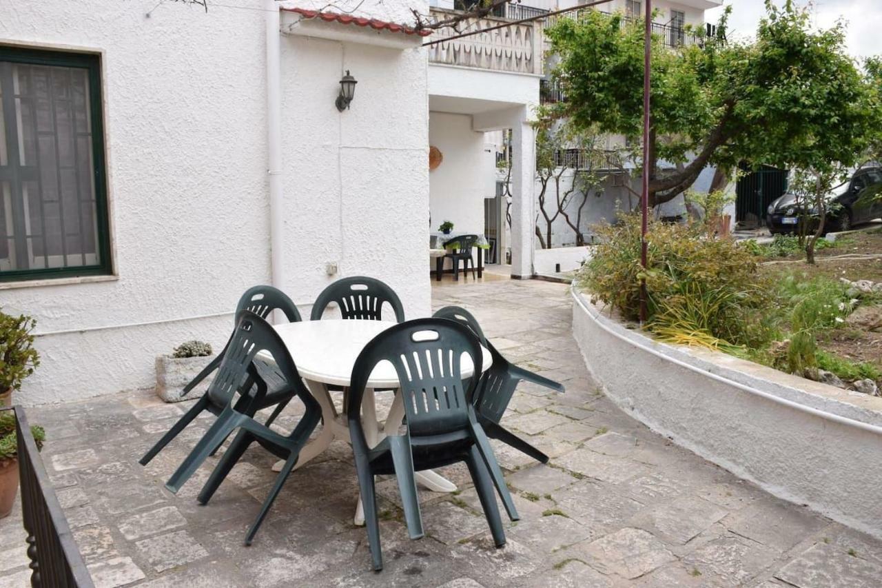 Villa Tonia'S Mansion à Bari Extérieur photo